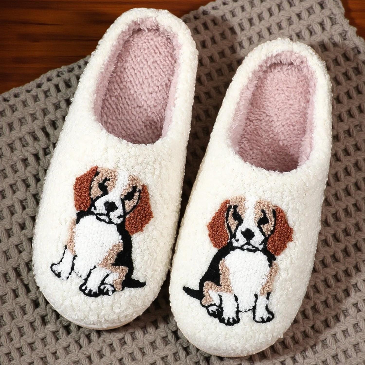 Weiche Plüsch-Hausschuhe für Hundeliebhaber – Beagle Indoor-Schuhwerk für Damen